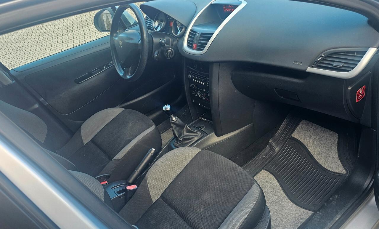 Peugeot 207 1.4 VTi 95CV 5p. X Line Neopatentati