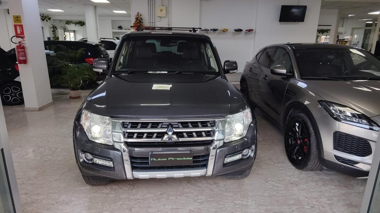 Mitsubishi Pajero 3.2 DI-D 16V aut. 5p. Intense 7 Posti Gancio Traino