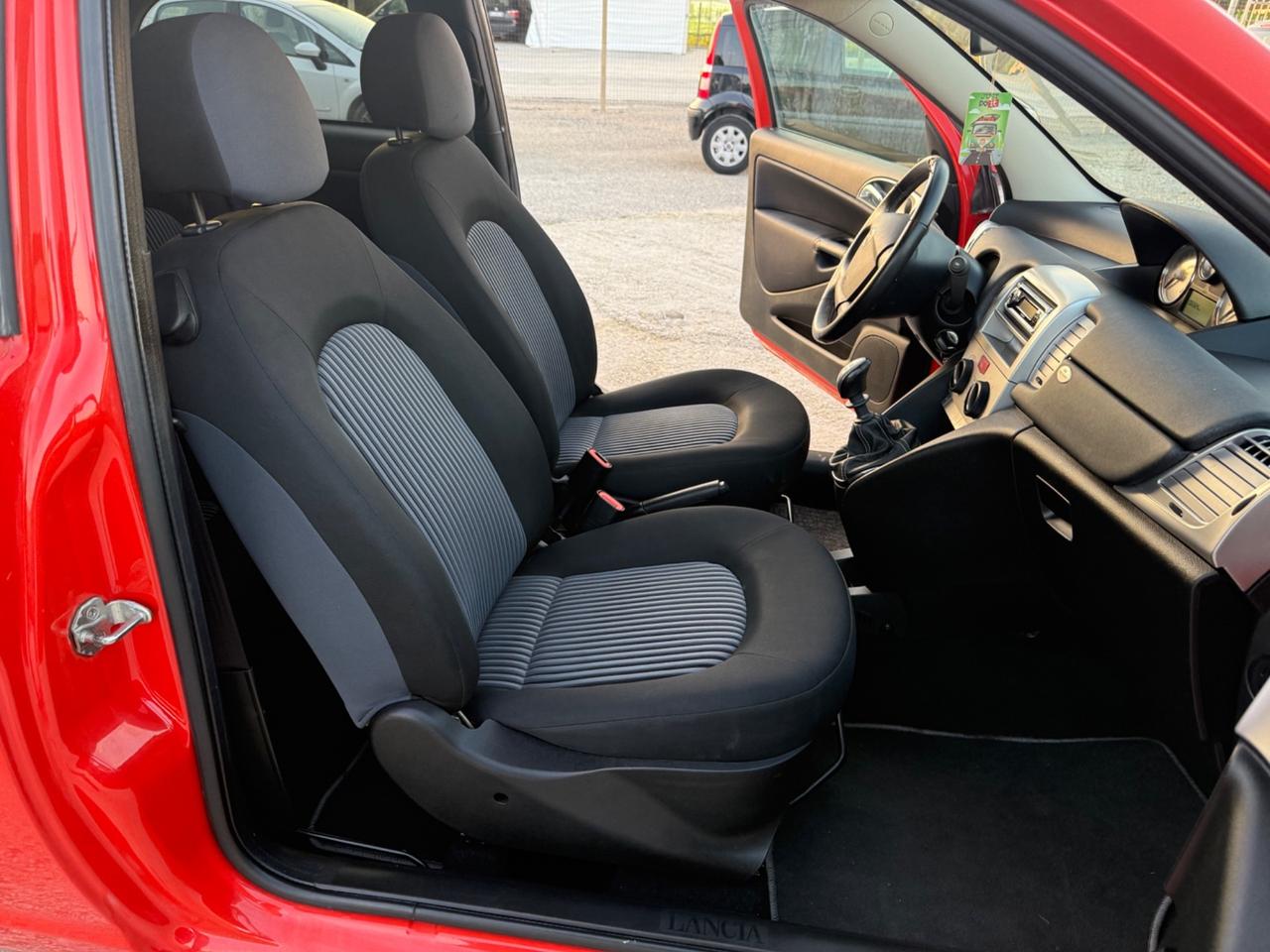 Lancia Ypsilon 1.2 Platino