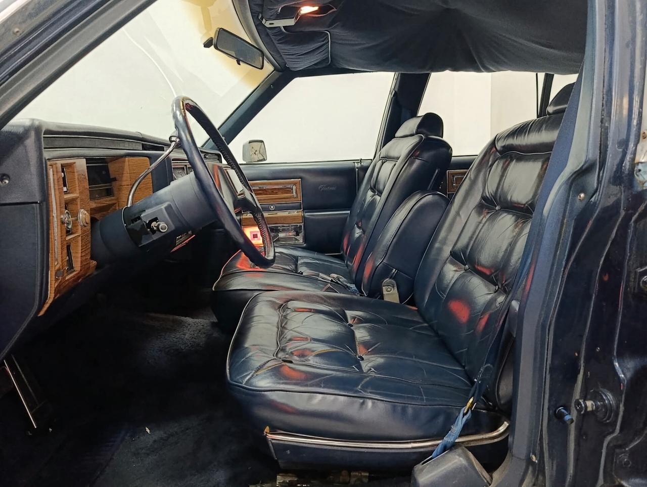 Cadillac Fleetwood BROUGHAM