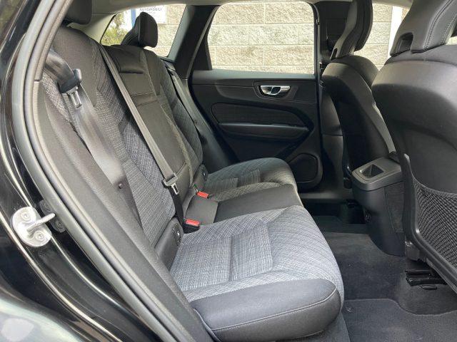 VOLVO XC60 2.0 B4 AWD AUTOMATICA CERCHI DA 19" FARI FULL LED