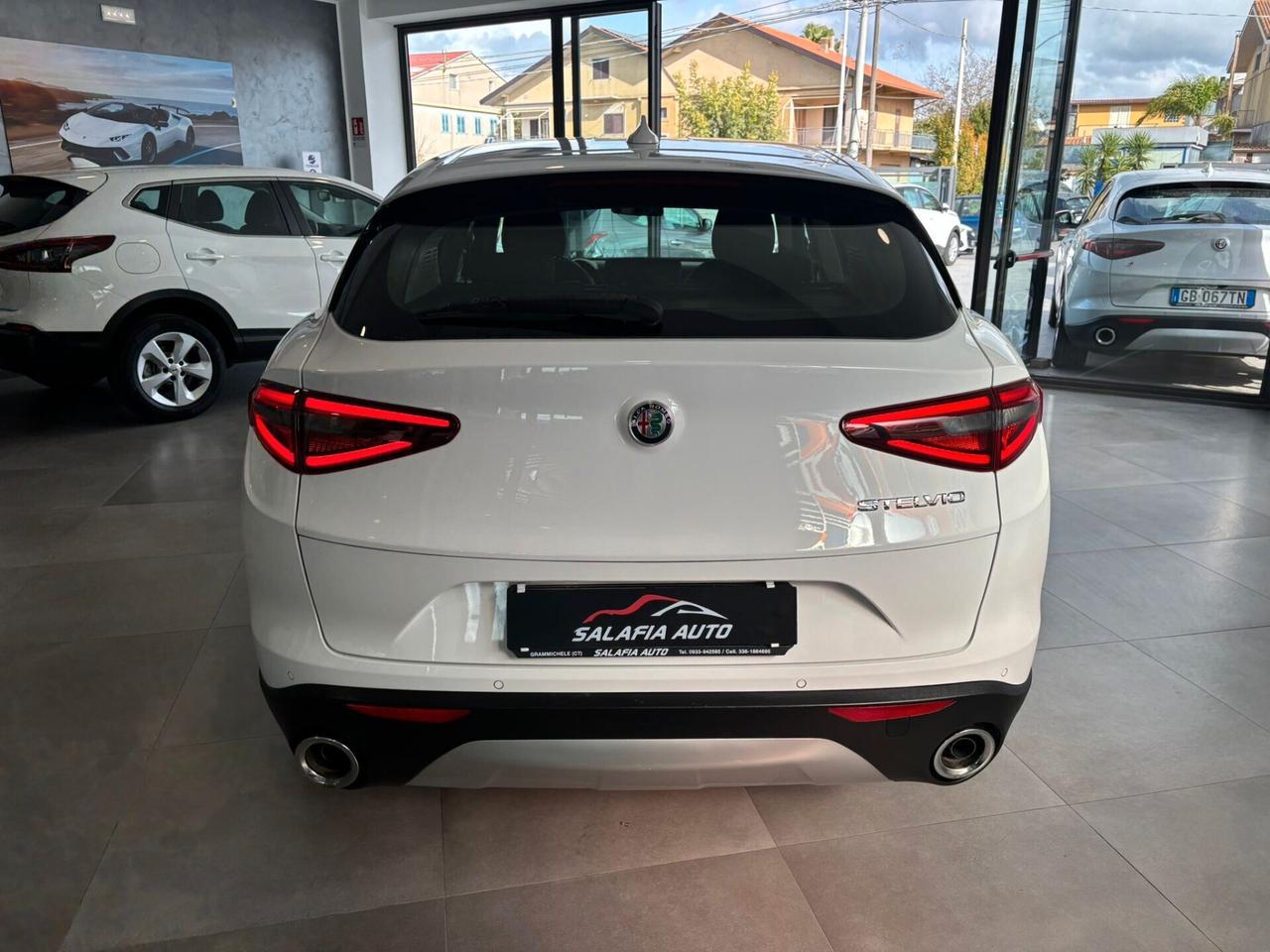 Alfa Romeo Stelvio 2.2 Turbodiesel 160 CV AT8 RWD Business