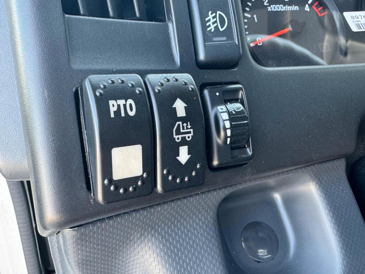 Isuzu M21 2.0 120 cv Ribaltabile Trilaterale