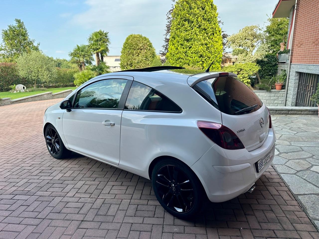 Opel Corsa 1.4 100cv OK NEOPATENTATO