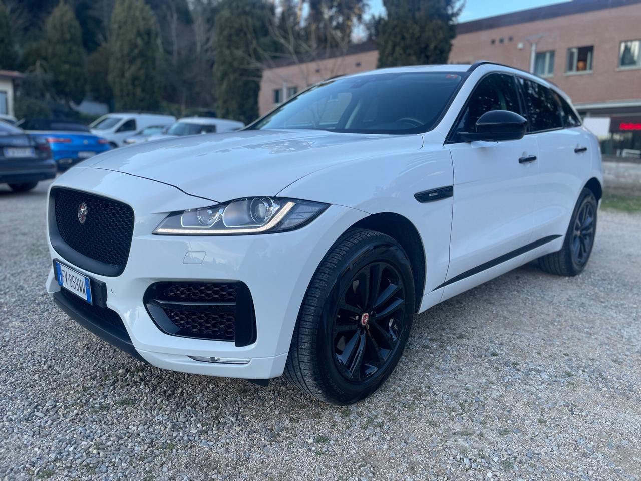 Jaguar F-Pace 2.0 D 180 CV AWD aut. Portfolio