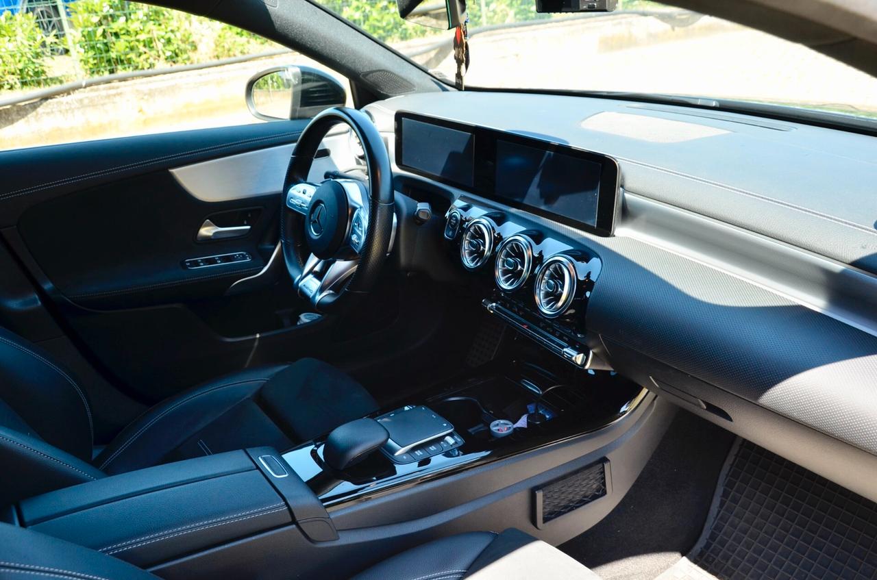 MERCEDES-BENZ A 180d PREMIUM AMG LINE NIGHT EDITION 116cv AUTO, EURO 6D, HI-FI PREMIUM, NIGHT PACK, FARI LED, APPLE ANDROID, LUCI 64 COLORI, RETROCAMERA, PERMUTE