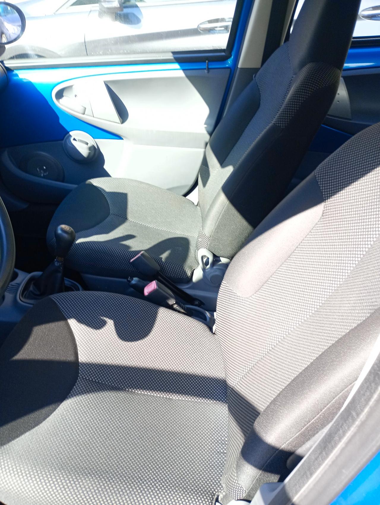 Toyota Aygo 1.0 12V VVT-i 5 porte Sol