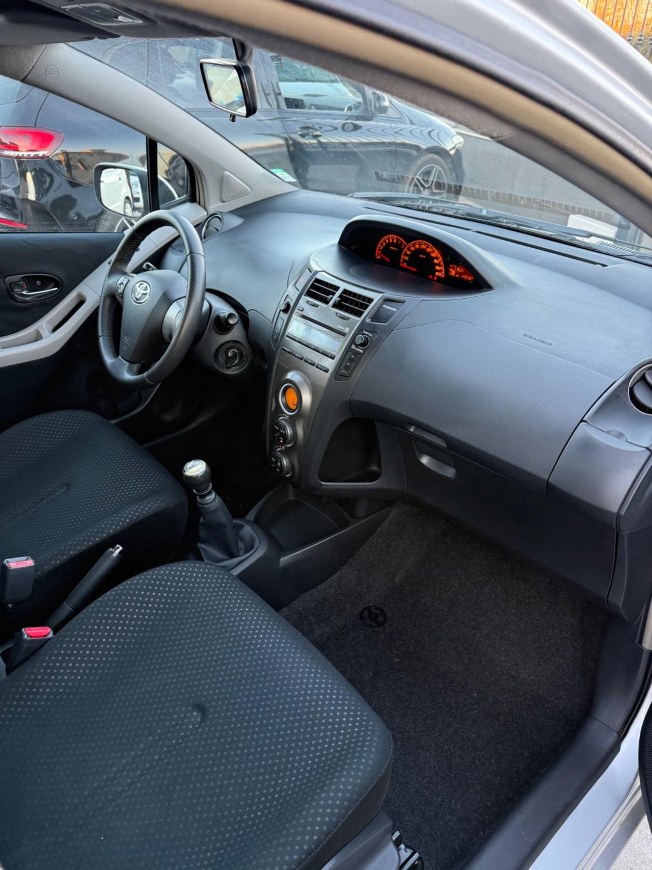 Toyota Yaris 1.3 5 porte Sol