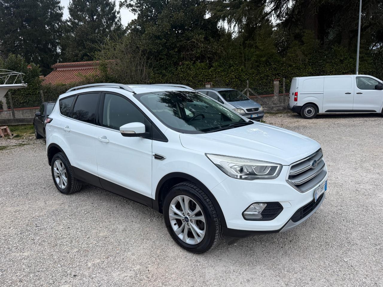 Ford Kuga 1.5 TDCI 120 CV 2WD Titanium 90.000 KM