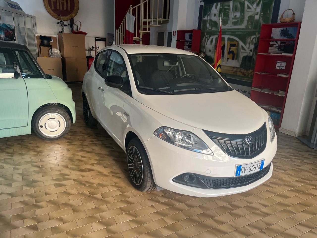 Lancia Ypsilon 1.0 FireFly 5 porte S&S Hybrid Gold Plus