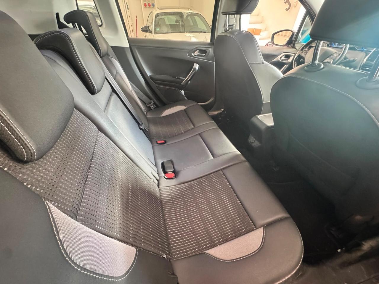 Peugeot 2008 BlueHDi 120 S&S Black Matt NEOPATENTATI