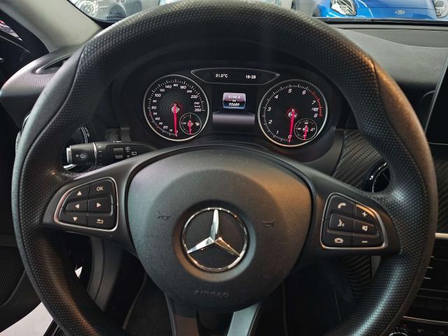 Mercedes-Benz GLA 180 premium NEOPATENTATI