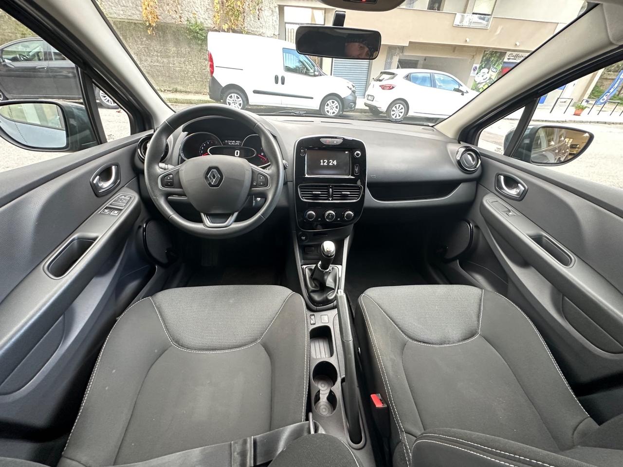 Renault Clio TCe 12V 75 CV 5 porte Moschino Zen