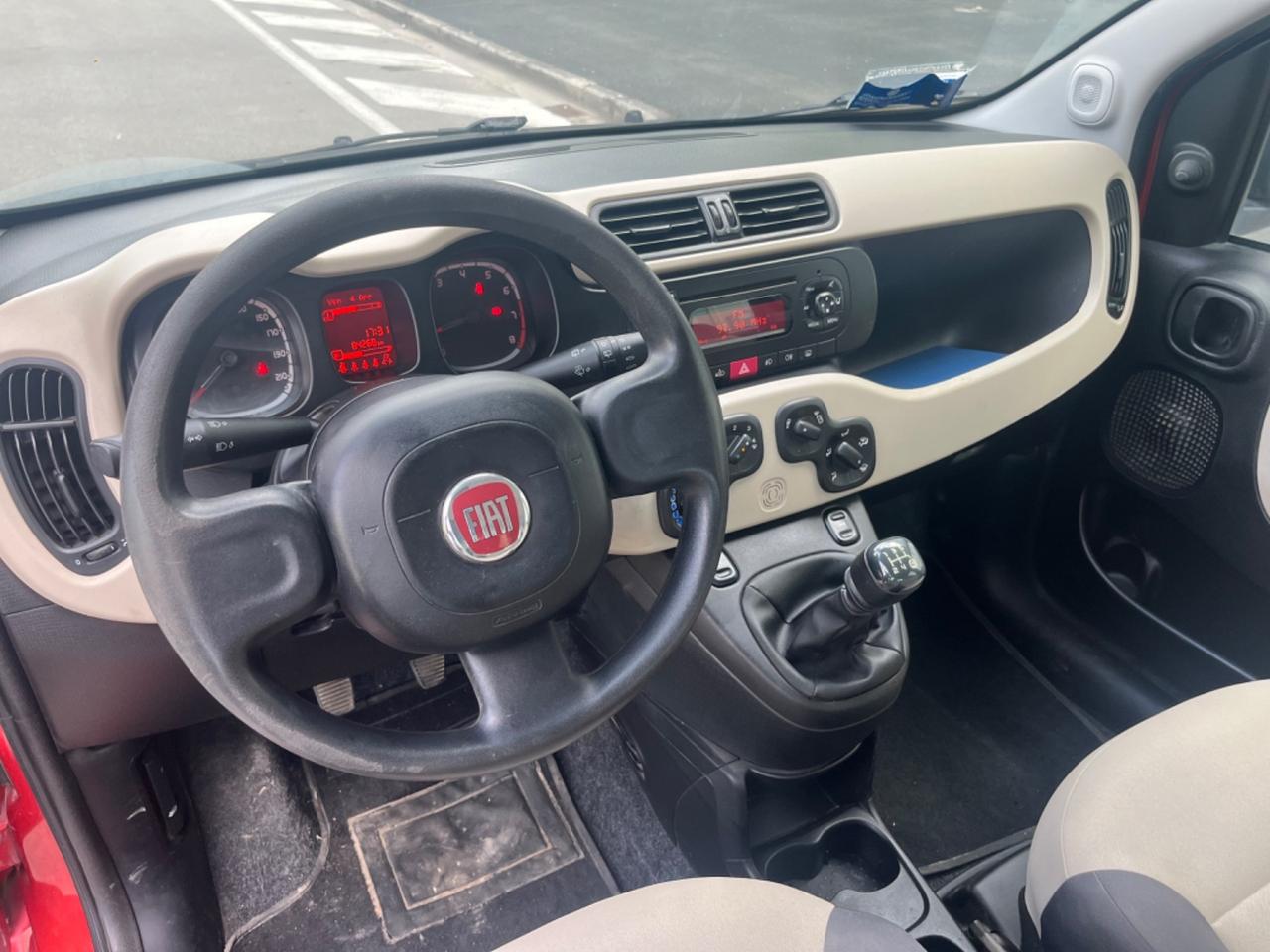 Fiat Panda 1.2 Lounge 2012 84.000 KM