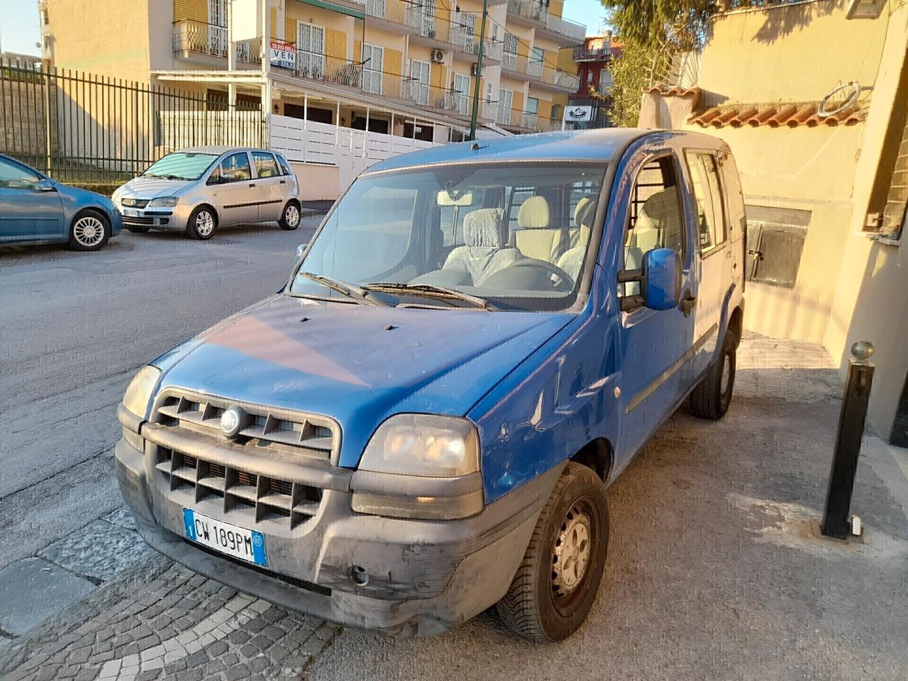DISTRIBUZIONE E TAGLIANDO APPENA FATTI