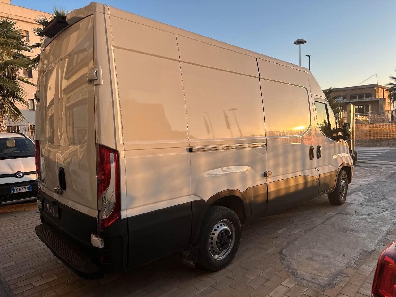 Iveco Daily 35S14SV 2.3HPT PM-TN Furgone Blue Power