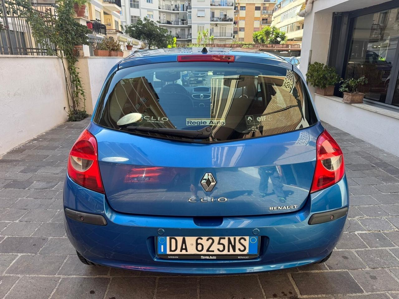 RENAULT Clio 1.2 16V 5 porte Luxe
