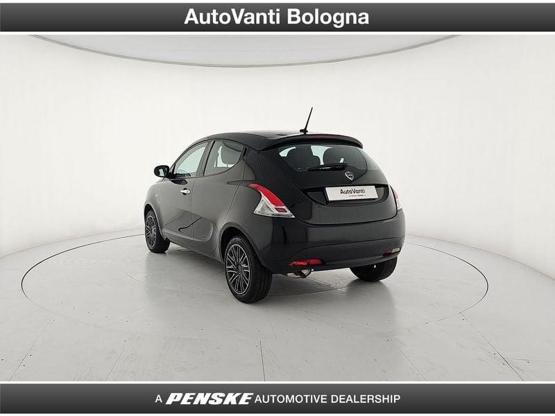 Lancia Ypsilon 1.2 69 CV 5 porte GPL Ecochic Silver