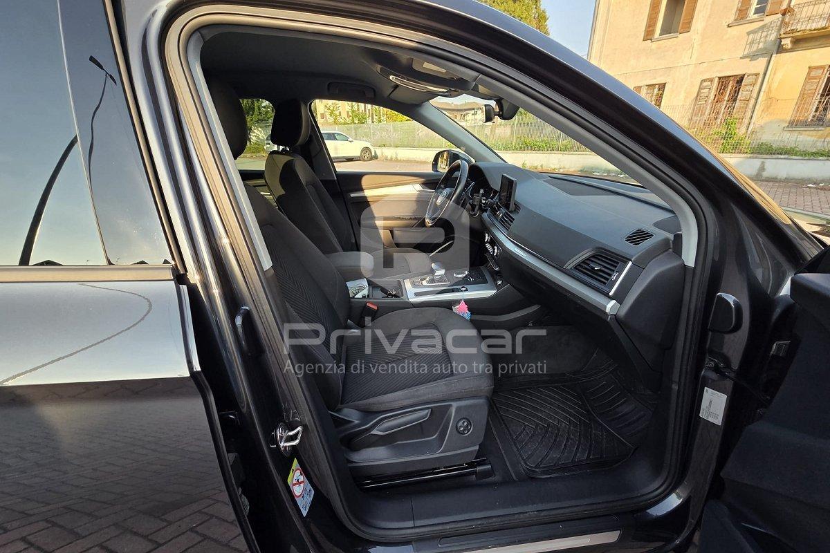 AUDI Q5 40 TDI quattro S tronic Business