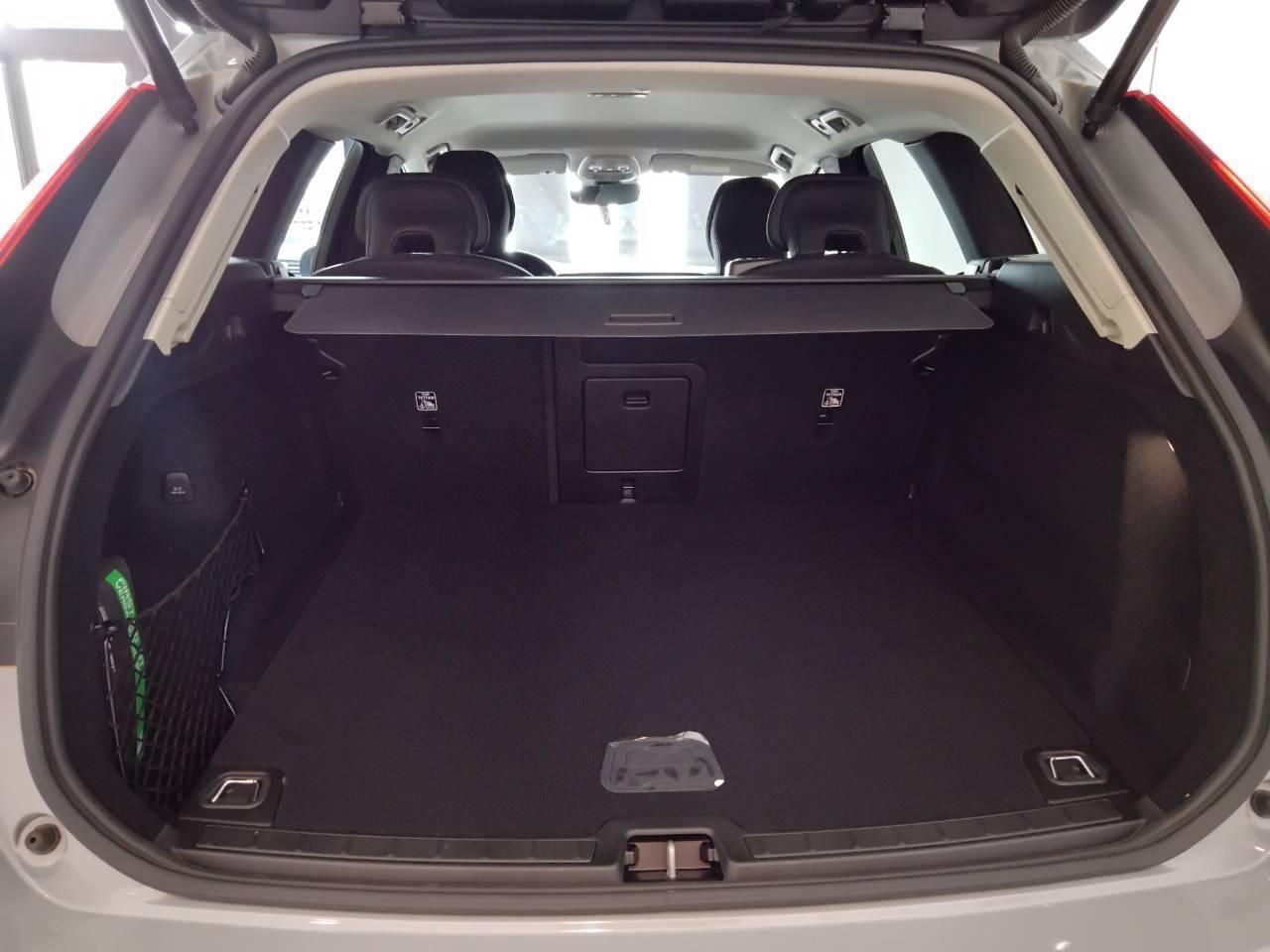 VOLVO XC60 CORE B4 AUT