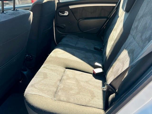 Dacia Sandero 1.2 16V - 2010