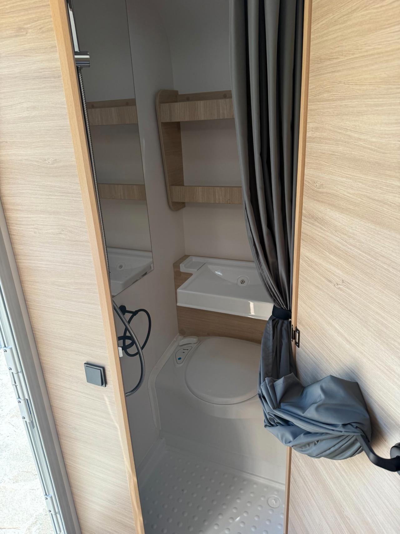 Caravelair ALBA STYLE 390 PACK SHOWER