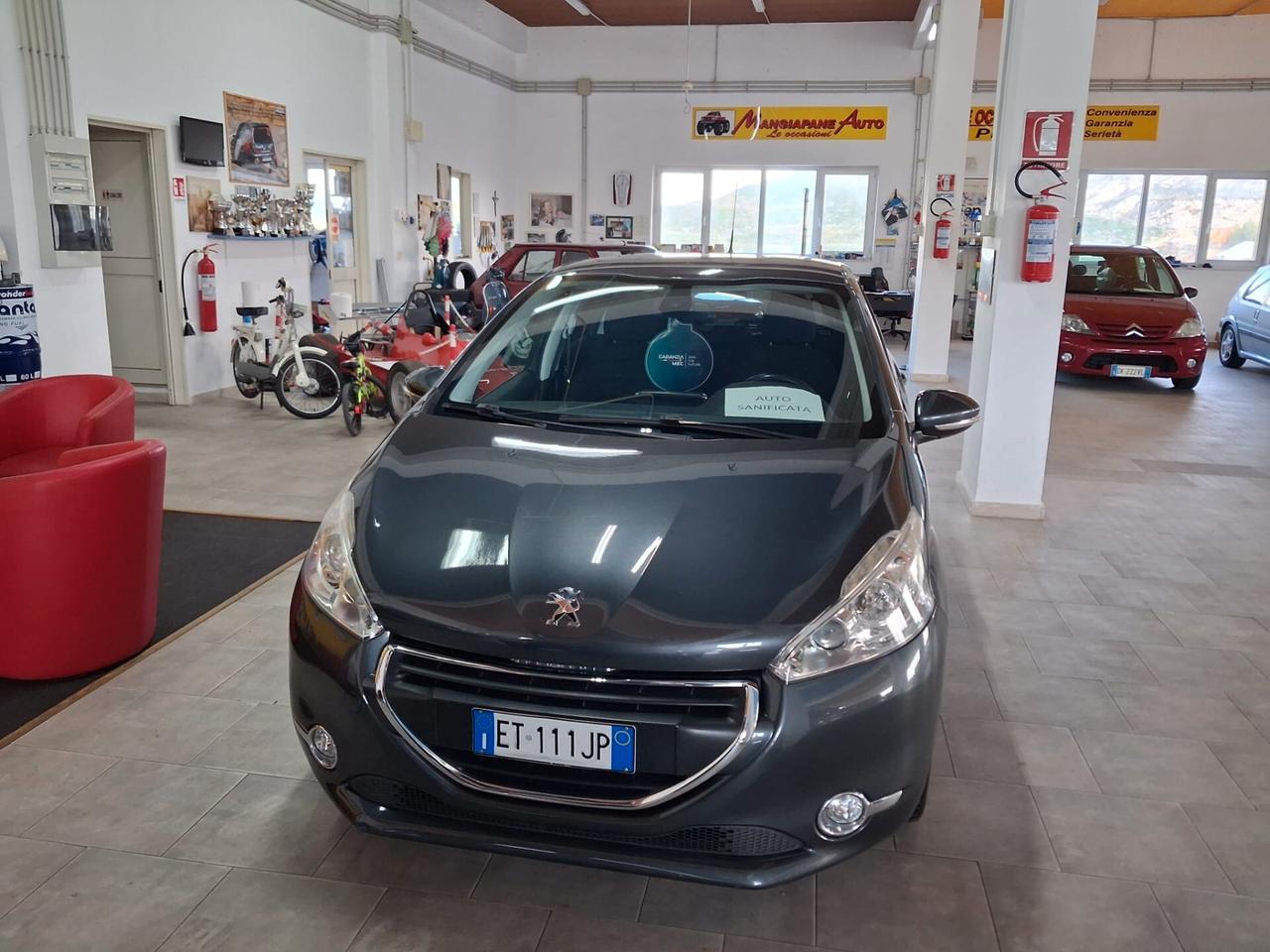 Peugeot 208 1.4 HDi 68 CV 5 porte Allure