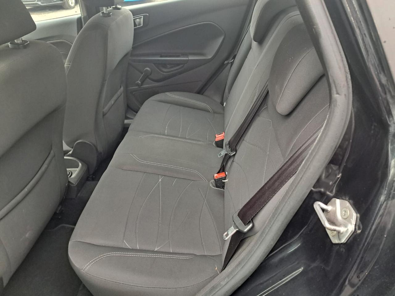 Ford Fiesta 1.5 TDCi 75CV 5 porte Titanium-neopatentati