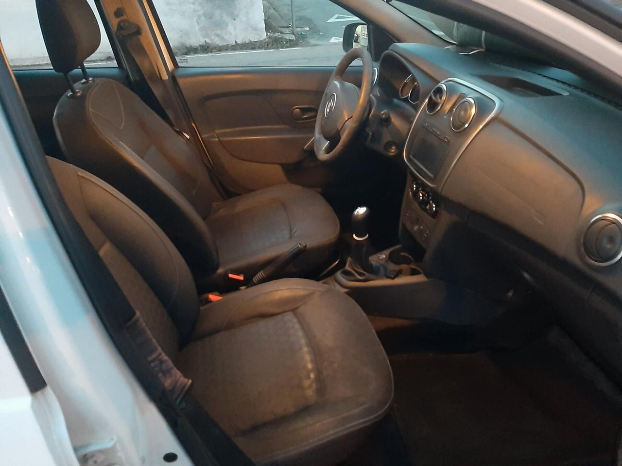 Dacia Sandero 1.2 GPL 75CV Lauréate IDEALE PER NEO PATENTATI