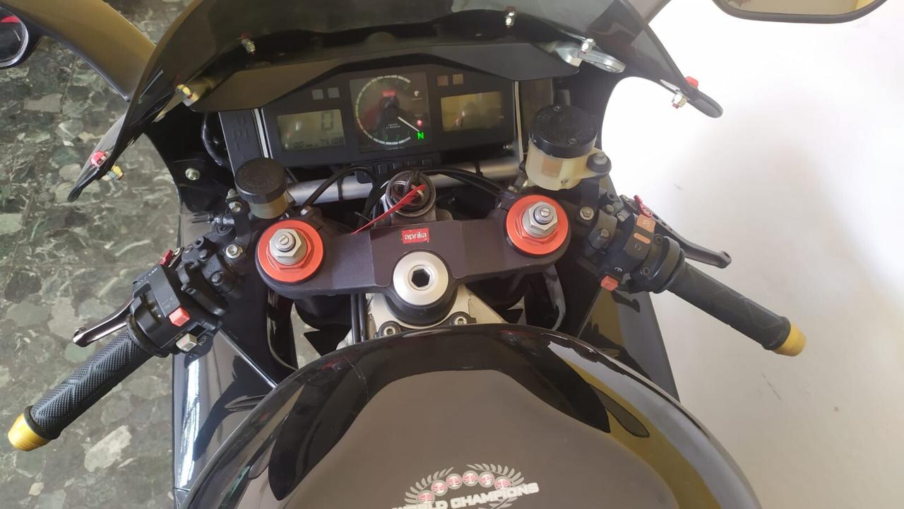 APRILIA RSV1000