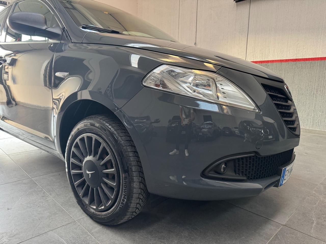 Lancia Ypsilon 0.9 TwinAir 85 CV 5 porte Metano Ecochic Gold