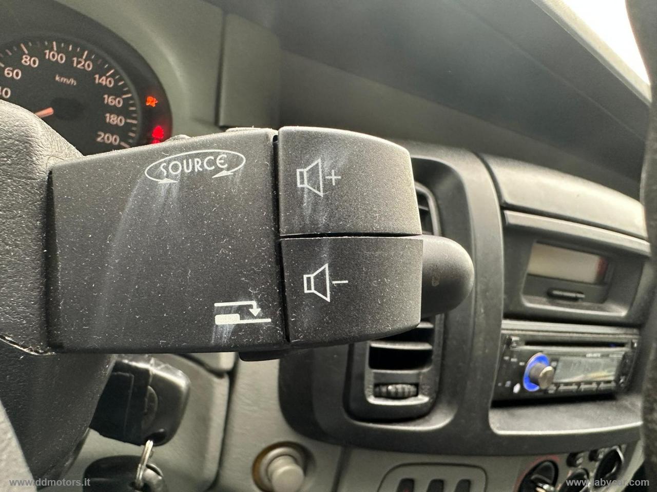 Trafic T27 1.9dCi/100PC-TN Combi Confort