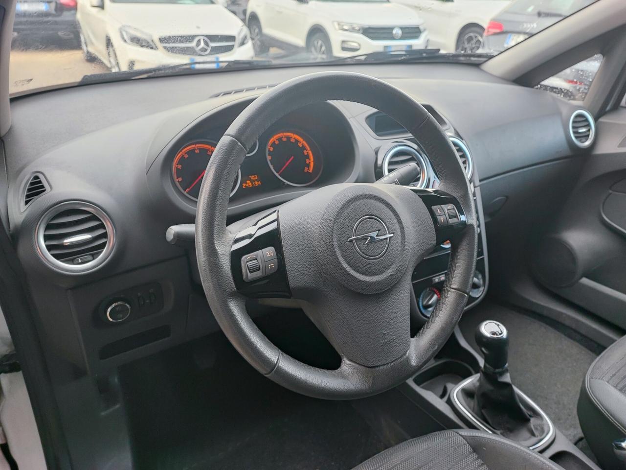 Opel Corsa 1.2 GPL-TECH b-color