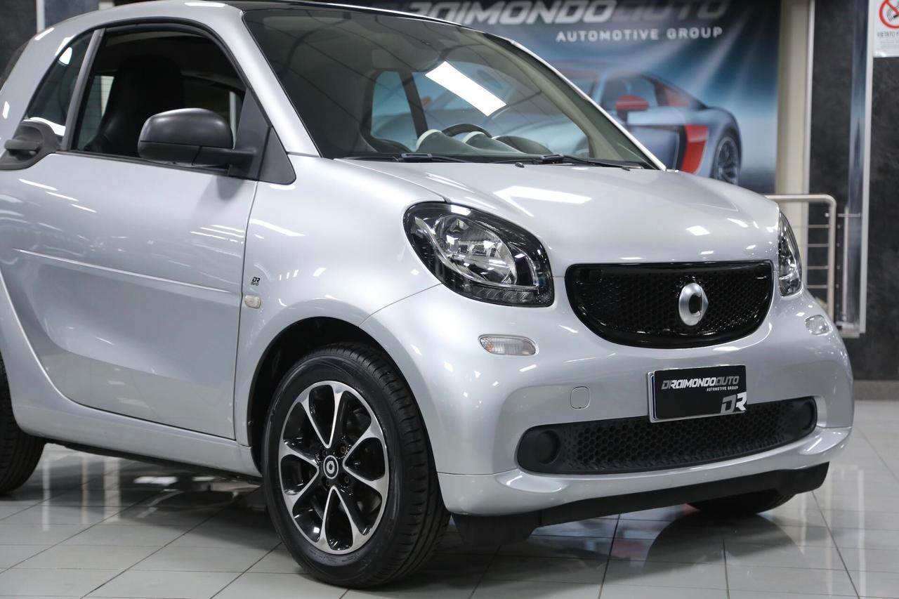 Smart fortwo 1.0 70 cv twinamic Passion