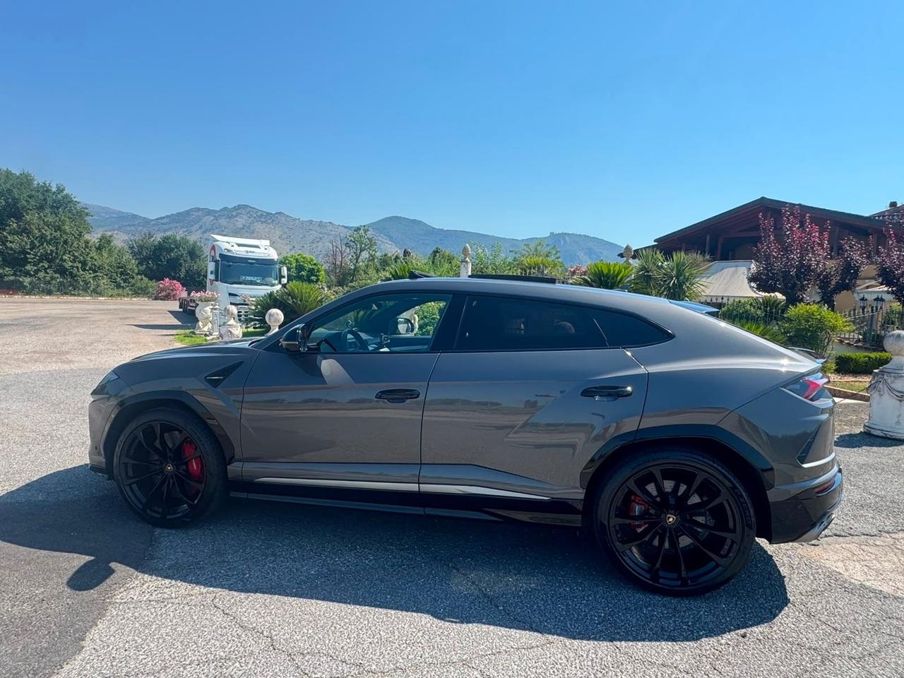Lamborghini Urus 4.0 italia accetto permute iva compresa