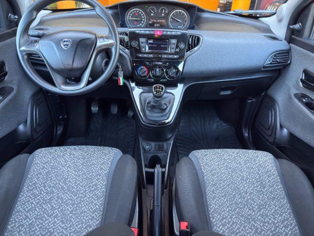 LANCIA Ypsilon 1.0 FireFly 5 porte S&S Hybrid Ecochic Silver
