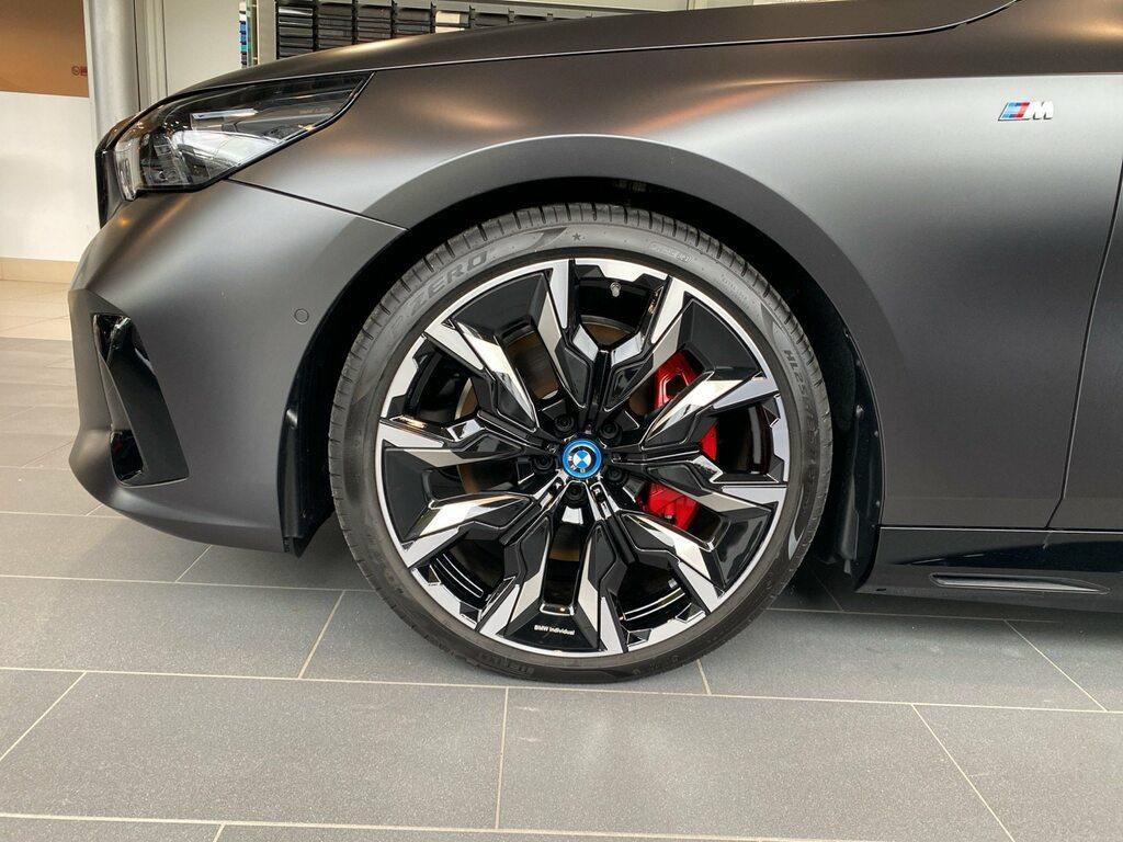 BMW i5 M60 Berlina Auto