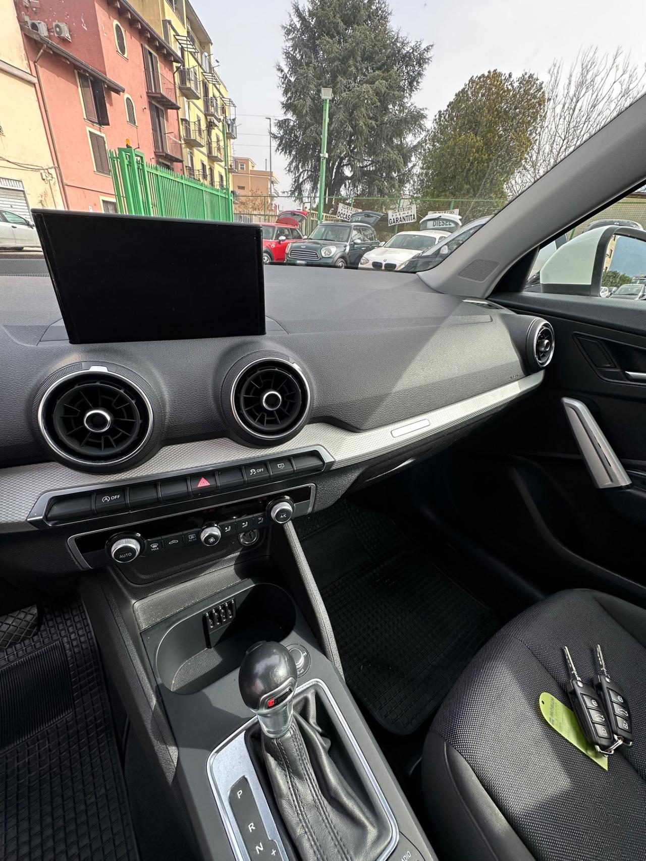 Audi Q2 30 TDI S tronic Identity Black