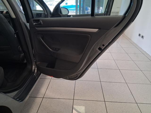 VOLKSWAGEN Golf 1.6 16V FSI 5p. Sportline