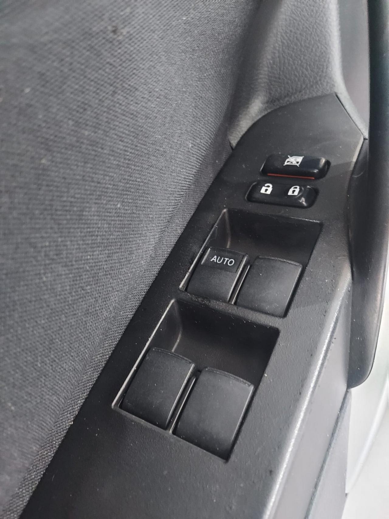 Toyota Auris 1.8 Hybrid 5 porte Lounge