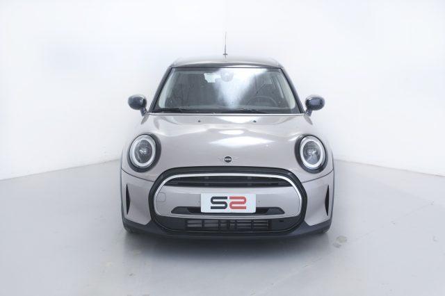 MINI Cooper 1.5 Cooper Essential 5 porte Tetto nero/cerchi 17'