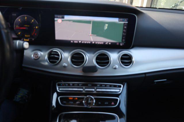 MERCEDES-BENZ E 220 d S.W. 4Matic Auto LED Luci AMBIENT Camera ACC Rad
