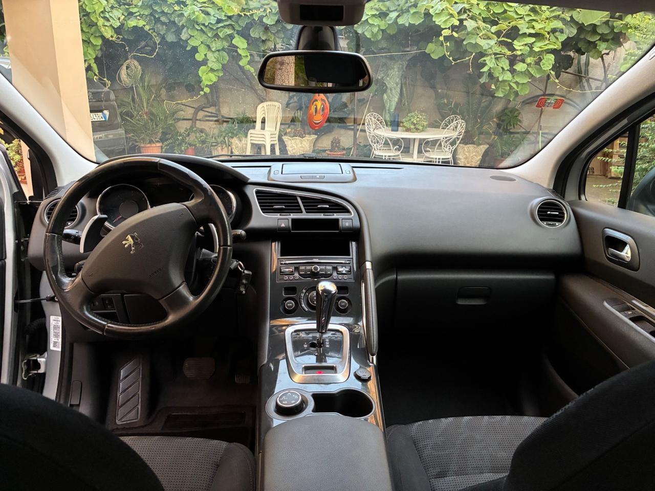 Peugeot 3008 1.6 HDi 112CV cambio robotizzato Business