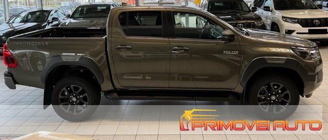 TOYOTA Hilux 2.8 D A/T 4 porte Double Cab Invincible