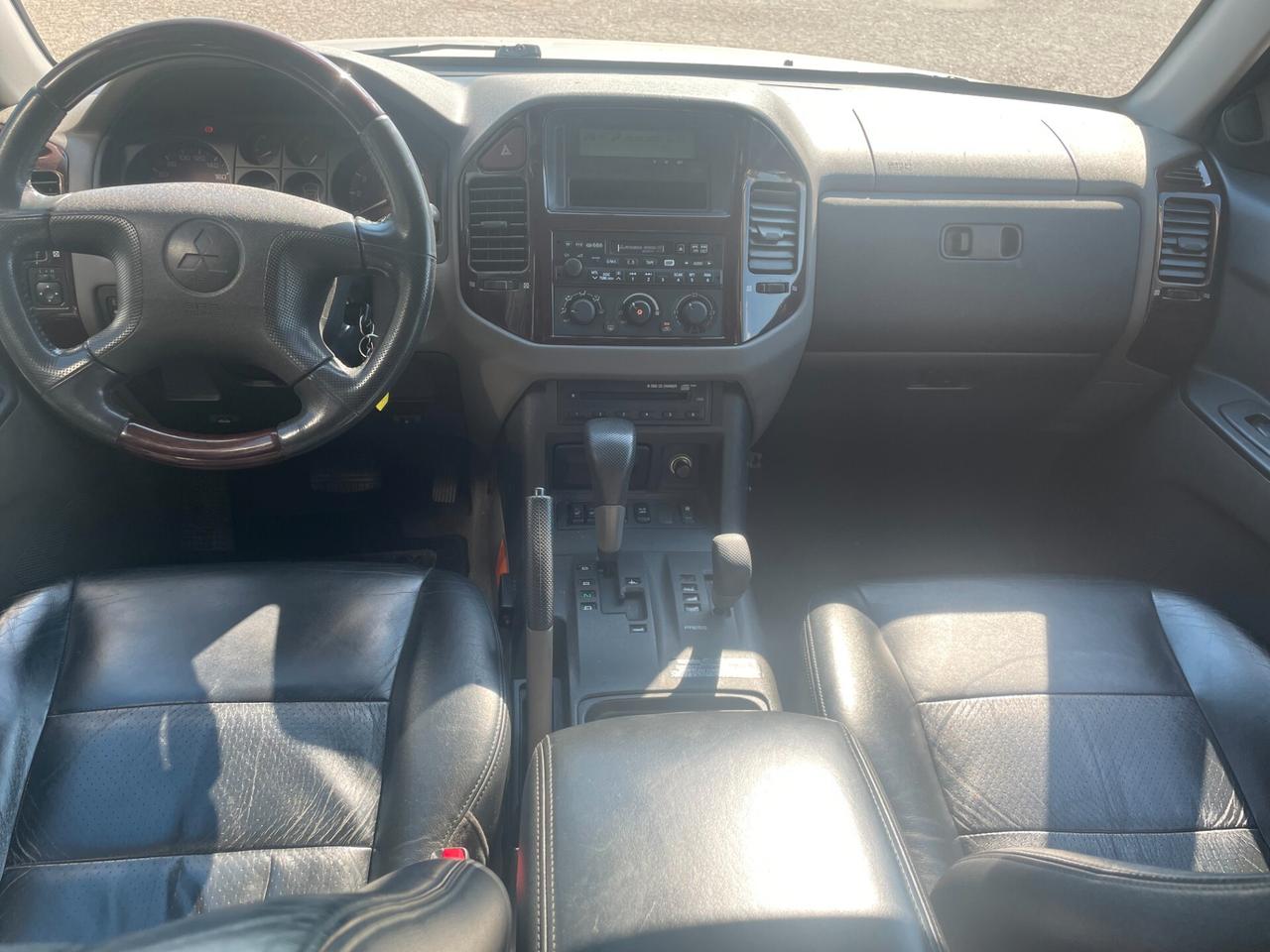 Mitsubishi Pajero III 3.2 16V DI-D 5p. GLX 7p.