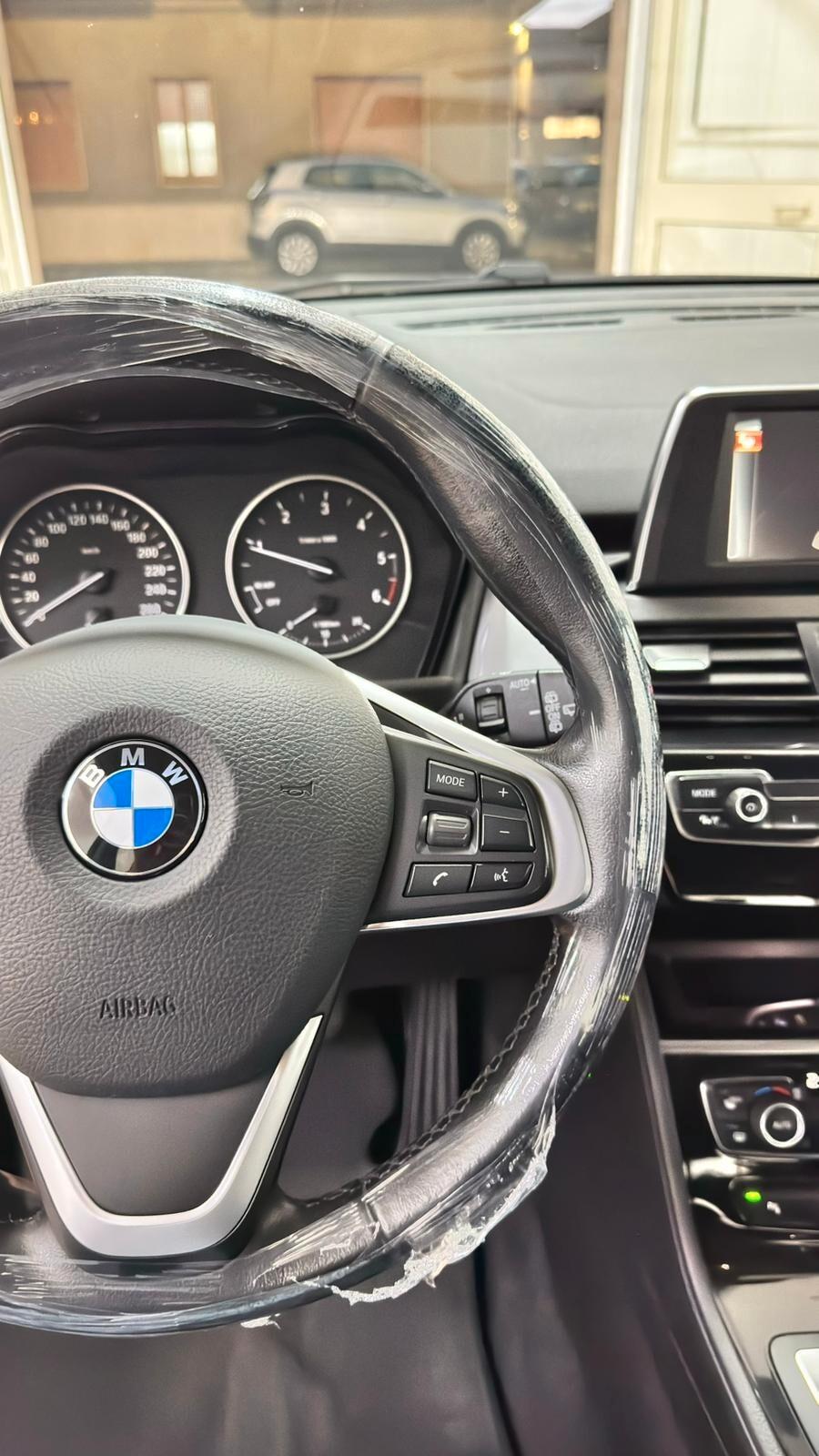 Bmw 2er Active Tourer 216d Luxury