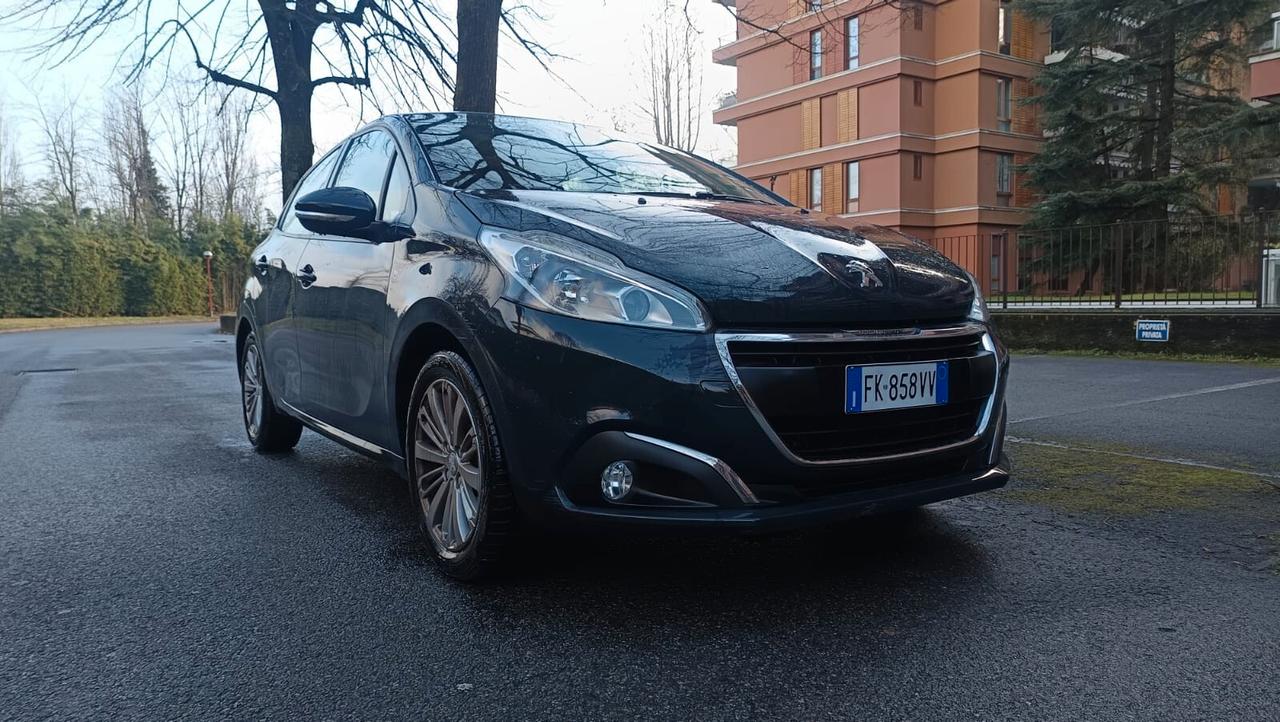 Peugeot 208 PureTech 82 5 porte Allure