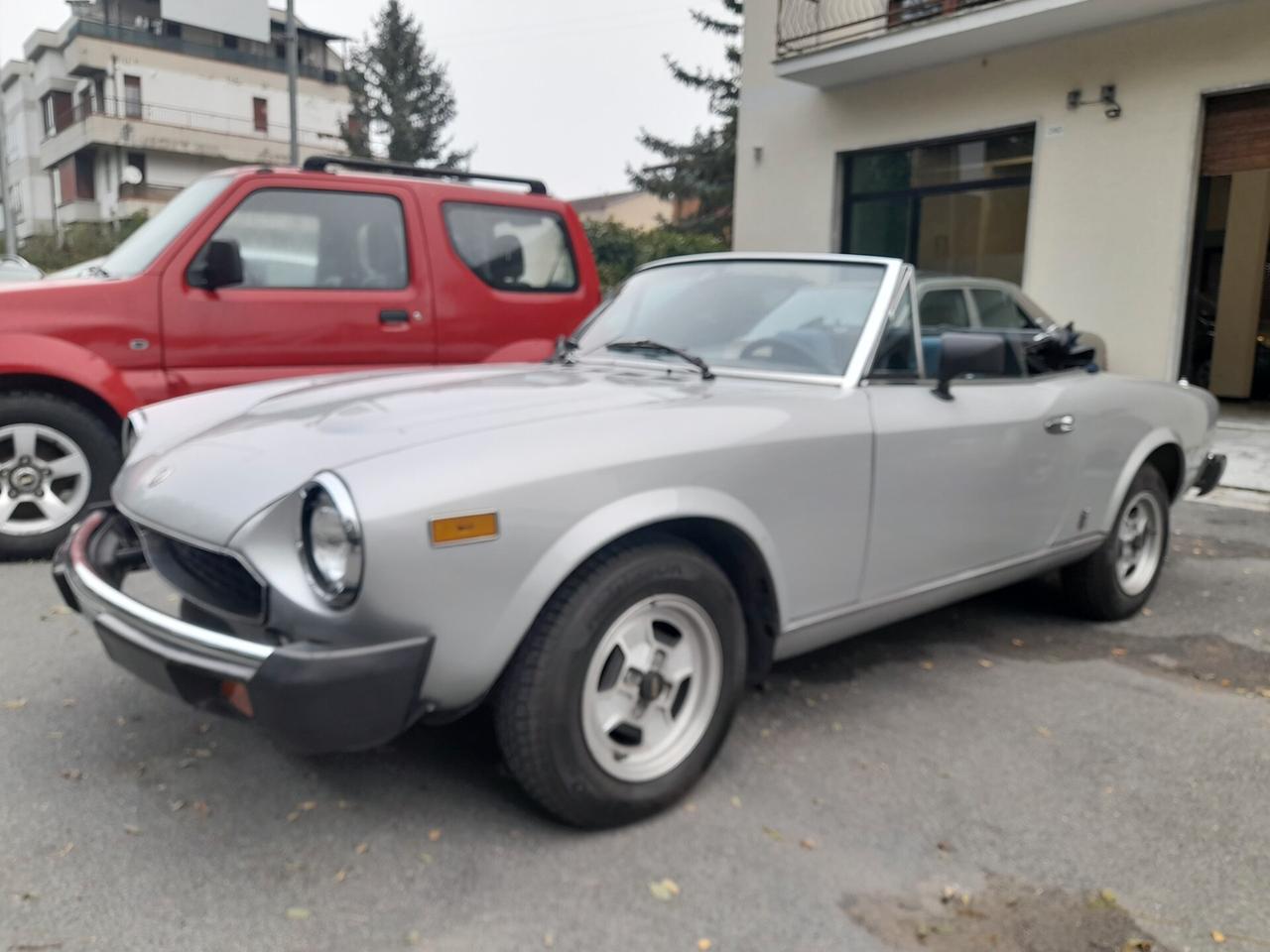 Fiat 124 Spider PININFARINA