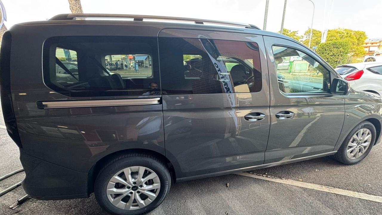 Ford Tourneo Connect Tourneo Connect 1.5 Plug In Hybrid Active