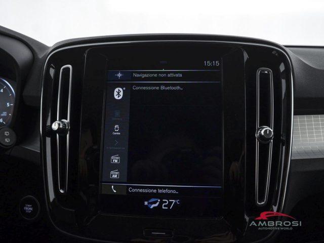 VOLVO XC40 D3 Momentum - AUTOCARRO N1